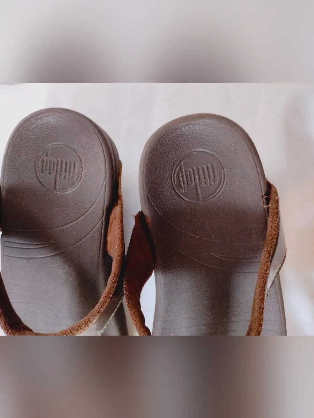 Bronze Leather FitFlop Pietra Thong Sandals With Micro Wobleboard - Picture 5 of 10